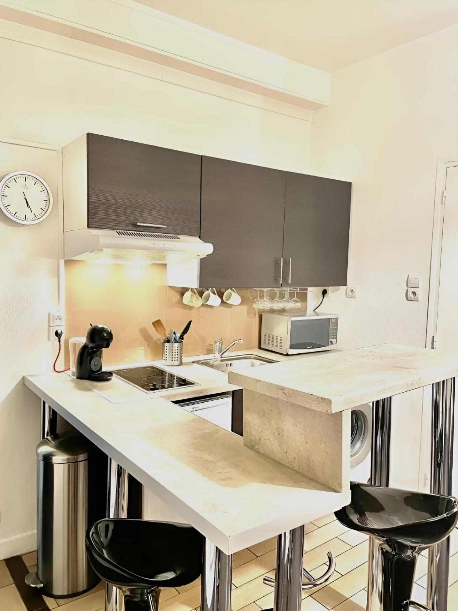 Cozy Studio Chatelet Apartment Paris