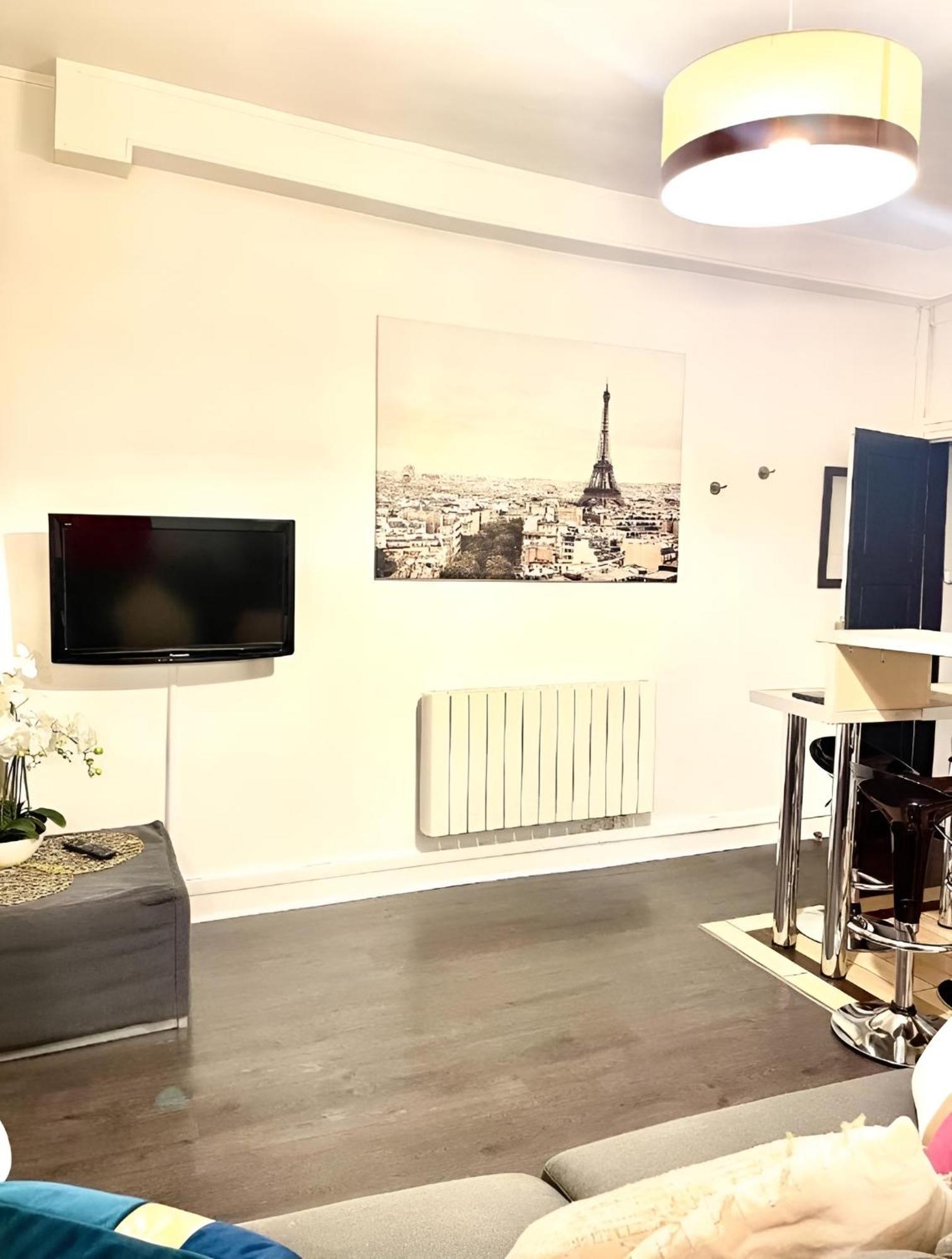 Cozy Studio Chatelet Apartment *